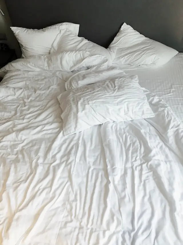 How to Keep Sheets on Air Mattress